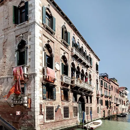 Ca' Patrizia Noble Floor Apartment *