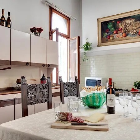 Ca' Patrizia Noble Floor Apartment