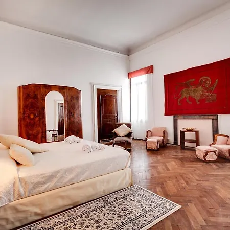Ca' Patrizia Noble Floor Apartment