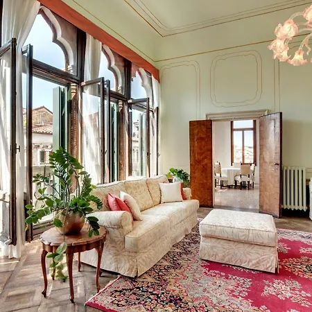 Ca' Patrizia Noble Floor Apartment *